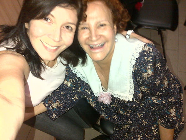 Tania como tia chucha junto aJorgita